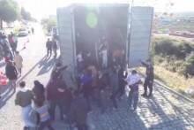&lt;p&gt;У Мексику у два камиона пронађени мигранти&lt;/p&gt;
