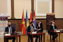 &lt;p&gt;Бечић и Крачковић потписали Декларациjу о унапређењу диjалога између парламената и новинарских удружења&lt;/p&gt;
