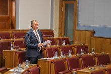 &lt;p&gt;Министар Стијовић јуче у парламенту&lt;/p&gt;

