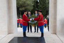 &lt;p&gt;Шентоп уз присуство Бечића положио виjенац на споменик Партизану борцу на Горици&lt;/p&gt;
