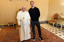 &lt;p&gt;Папа Фрањо и Ибра&lt;/p&gt;
