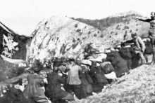 &lt;p&gt;Црногорска војска на положају код Мојковачких врата&lt;/p&gt;
