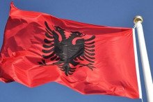 &lt;p&gt;Албанска застава&lt;/p&gt;
