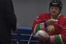 &lt;p&gt;Лукашенко на хокеју добио ударац штапом у лице&lt;/p&gt;

