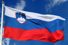 &lt;p&gt;Застава Словеније&lt;/p&gt;
