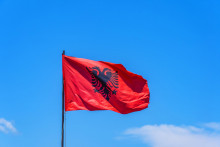 &lt;p&gt;Застава Албаније&lt;/p&gt;
