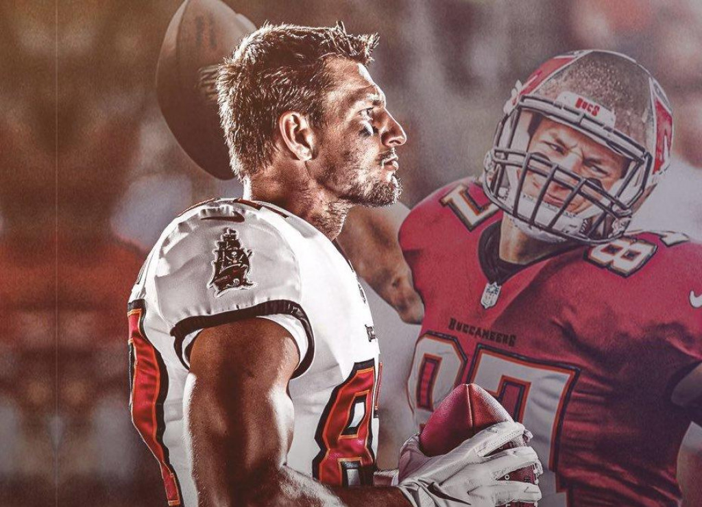 Tampa Bay Buccaneers TE Rob Gronkowski Announces Retirement from NFL for Second Time