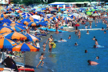 &lt;p&gt;Kupanje na crnogorskim plažama sigurno, morska voda čista&lt;/p&gt;
