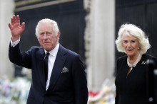 &lt;p&gt;Краљ Царлс Трећи и краљица Камила стижу у Бакингемску палату&lt;/p&gt;
