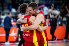 &lt;p&gt;Drobnjak i Radončić na Eurobasketu&lt;/p&gt;

