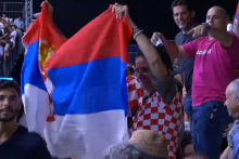 &lt;p&gt;Hrvatice sa zastavom Srbije&lt;/p&gt;
