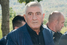 &lt;p&gt;Mićunovićm &lt;/p&gt;
