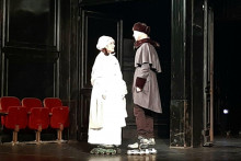 &lt;p&gt;Scena iz predstave ”Ana Karenjina” u produkciјi Novosadskog pozorišta - ”Újvidéki Színház”&lt;/p&gt;
