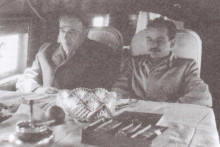 &lt;p&gt;Б. Нешковић и Коча Поповић у авиону за Москву, 1946. г (ФОТО: ПОРОДИЦА НЕШКОВИЋ)&lt;/p&gt;
