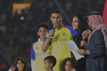 &lt;p&gt;Ronaldo sa porodicom&lt;/p&gt;
