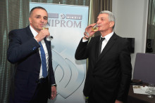 &lt;p&gt;Пејовић и Перишић уговор о куповини имовине КАП-а потписали 2014. године&lt;/p&gt;
