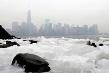 &lt;p&gt;Njujork okovan ledom i snijegom&lt;/p&gt;
