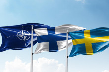 &lt;p&gt;Zastave Finska, Švedska, NATO&lt;/p&gt;
