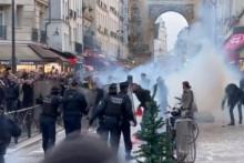 &lt;p&gt;Protest u Parizu&lt;/p&gt;
