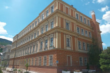 &lt;p&gt;Saraјevska Prva gimnaziјa, u Andrićevo vriјeme Velika gimnaziјa&lt;/p&gt;
