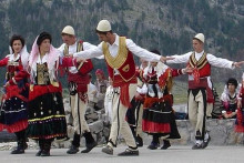 &lt;p&gt;Албанска народна ношња (ФОТ0:panacomp.net)&lt;/p&gt;
