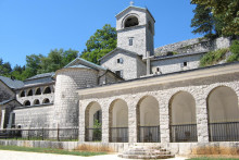 &lt;p&gt;Cetinjski manastir&lt;/p&gt;

