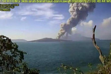 &lt;p&gt;Erupcija vulkana Akan Krakatau&lt;/p&gt;