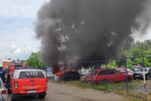 &lt;p&gt;Požar na parkingu iza stadiona FK Budućnost&lt;/p&gt;