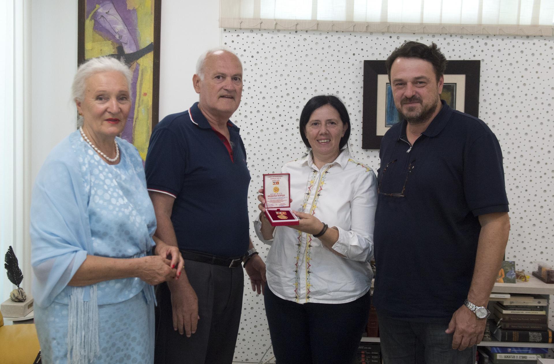 SOBNOR dal Montenegro ha consegnato i premi: Medaglia del combattente alla redazione di “Dana”