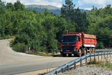 &lt;p&gt;Rudarski kamioni na putu Župa-Nikšić&lt;/p&gt;