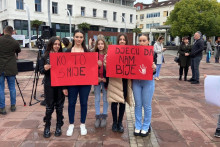 &lt;p&gt;Мартовски протест у Подгорици против вршњацког насилја (архива)&lt;/p&gt;