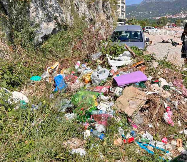 ДАН Tri sata čišćenja U Igalu na plažama prikupljeno 135 kilograma otpada