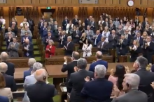 &lt;p&gt;Momenat kad članovi parlamenta aplaudiraju Hunki&lt;/p&gt;