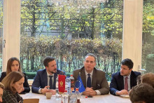 &lt;p&gt;Ivanović sa članovima Radne grupe Savjeta EU za proširenje i država koje vode pregovore&lt;/p&gt;