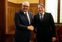 &lt;p&gt;Mandić i Varhelji&lt;/p&gt;