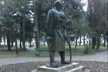 &lt;p&gt;Karađorđev spomenik u Podgorici&lt;/p&gt;
