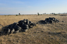 &lt;p&gt;Divlje deponije guma na Ćemovskom polju&lt;/p&gt;