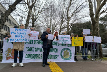 &lt;p&gt;Protest ispred Skupštine Crne Gore zbog posjete Dodika&lt;/p&gt;