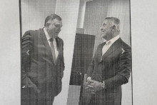&lt;p&gt;Milo Đukanović i Milorad Dodik -fotografija koju je Čarapić poslao DPS-u&lt;/p&gt;