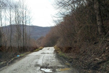 &lt;p&gt;Put kroz selo Ivanje čeka rekonstrukciju&lt;/p&gt;