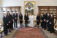 &lt;p&gt;Са сусрета предсједника Милатовића и његове делегације са папом Фрањом у Ватикану (фото: Предсједник)&lt;/p&gt;