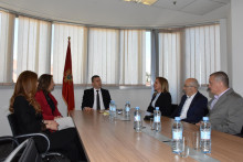 &lt;p&gt;Aleksandar Radović sa službenicima na mirovnoj misiji UN na Kipru&lt;/p&gt;