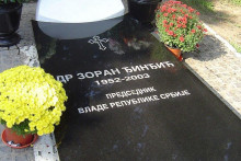 &lt;p&gt;Grob Zoran Đinđića u Aleјi zaslužnih građana na Novom groblju u Beogradu&lt;/p&gt;