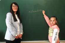 &lt;p&gt;Učiteljica Aleksandra i učenica Neda, koja najviše voli matematiku&lt;/p&gt;