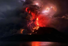 &lt;p&gt;erupcija vulkana na sjeveru Indonezije&lt;/p&gt;