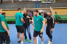 &lt;p&gt;Vujović se pozdravio sa igračima na treningu&lt;/p&gt;