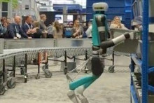 &lt;p&gt;Robot ”izdahnuo” tokom demonstracije izdržljivosti&lt;/p&gt;