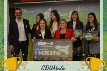 &lt;p&gt;EDUMedic, kompanija učenica Gimnazije ”Tanasije Pejatović”, osvojila prvo mjesto na nacionalnom takmičenju i putovanje i učešće na najvećem evropskom takmičenju učeničkih kompanija u Italiji&lt;/p&gt;