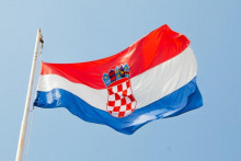 &lt;p&gt;FOTO: Unsplash - Niels Bosman&lt;br&gt;
Hrvatska, zastava Hrvatske&lt;/p&gt;