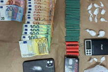 &lt;p&gt;Pronađen kokain, oko 1.100 eura, vaga za precizno mjerenje&lt;/p&gt;